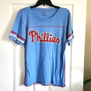 Phillies t shirt w vintage look | large